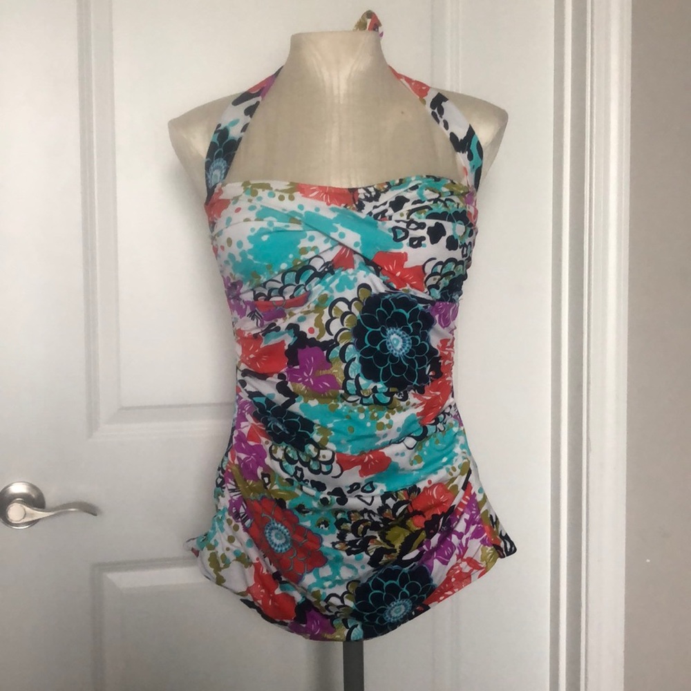 ***SOLD***. Cute 1 Piece retro style swimsuit
